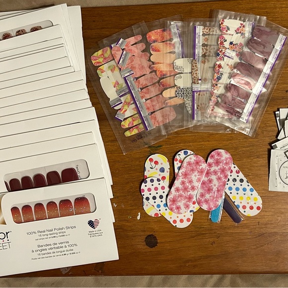 COLORSTREET NAIL POLISH STRIPS - Picture 3 of 3